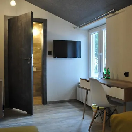 Zimna Woda Rum i privatbostad