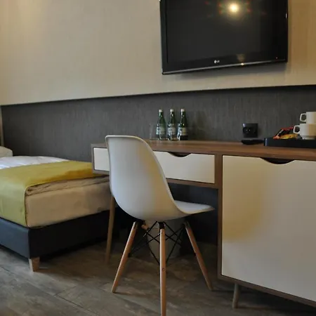 Δωμάτια σε οικογενειακή κατοικία Zimna Woda Rozalin (Pruszkow)