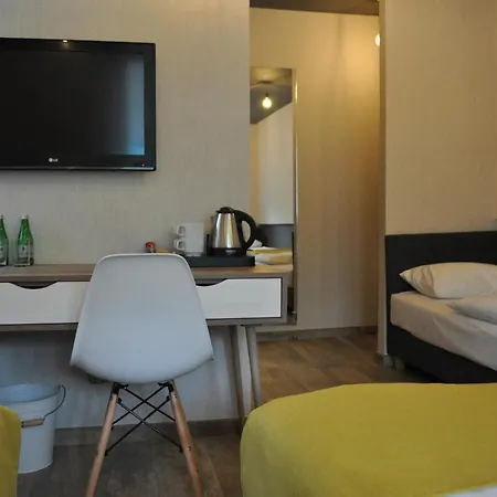 Δωμάτια σε οικογενειακή κατοικία Zimna Woda Rozalin (Pruszkow)