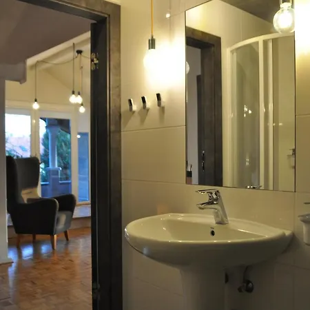 Δωμάτια σε οικογενειακή κατοικία Zimna Woda Rozalin (Pruszkow)