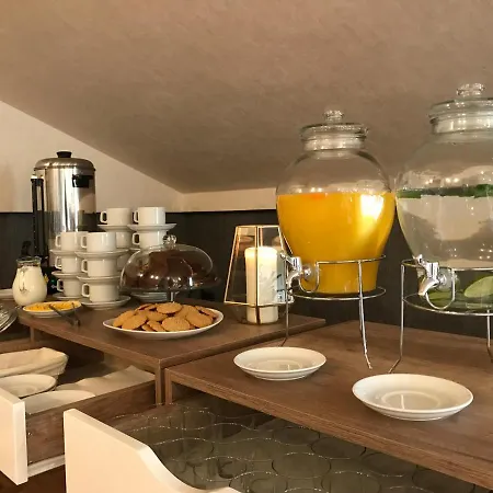 Zimna Woda Rum i privatbostad Rozalin (Pruszkow)