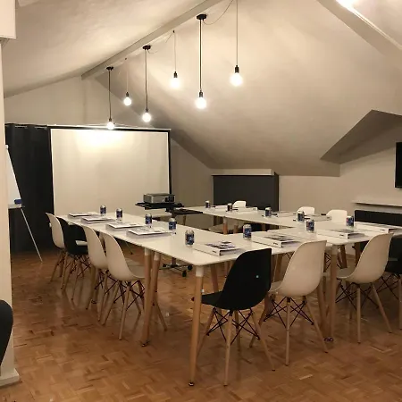 Zimna Woda Rum i privatbostad