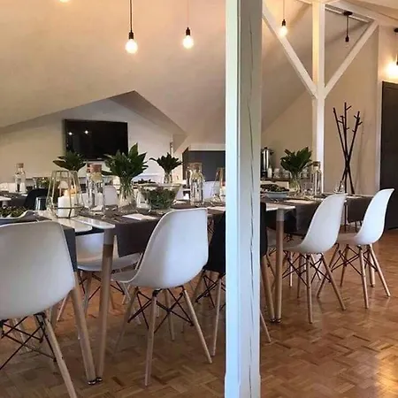 Zimna Woda Rum i privatbostad *